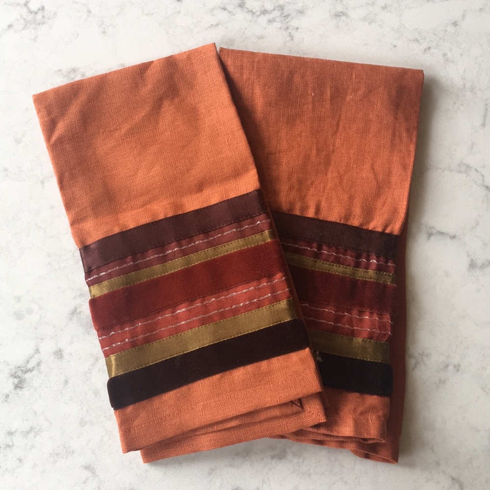NWOT Crate & Barrel linen guest towels